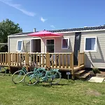 Le Clos Des Genets Camping 2*