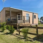Le Clos Des Genets Camping 2*