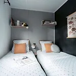 Camping Le Clos Des Genets 2*