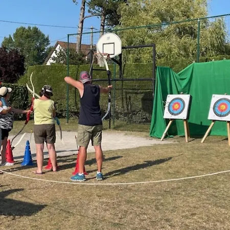 Le Clos Des Genets Camping